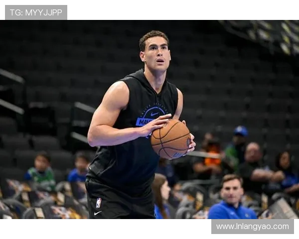 基德称赞德怀特鲍威尔为职业球员榜样呼吁年轻球员学习他的精神