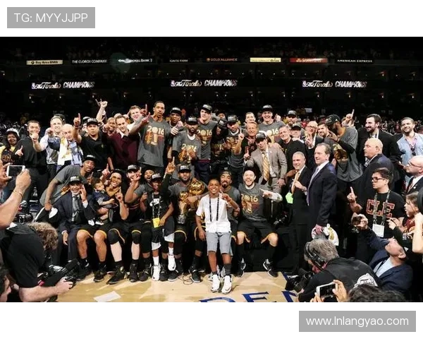 2016年NBA总决赛骑士勇士七场大战结果与冠军归属回顾